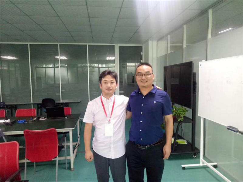 塞伯羅斯負責人與微耕副總經理合照